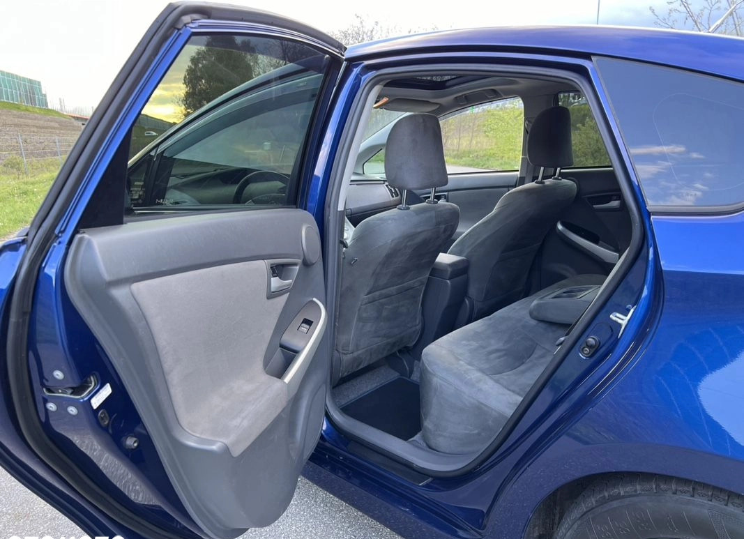 Toyota Prius cena 34000 przebieg: 340000, rok produkcji 2010 z Ślesin małe 742